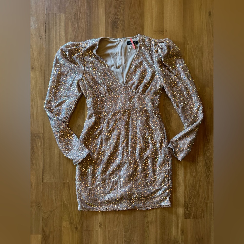 NWT Akair sequined dress Size Medium Taylor Swift Barbie Beyoncé